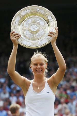 ▲▼莎拉波娃（Maria Sharapova）2004年贏得溫布頓網球錦標賽冠軍。（圖／路透）