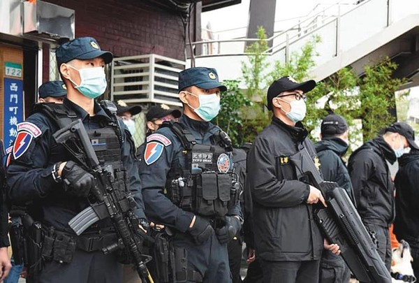 警政署解釋,因配合武漢肺炎防疫工作,才暫緩人事調整案。(翻攝臺北波麗士臉書)