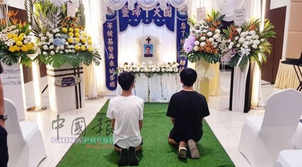 ▲▼17歲少年因在學校被霸凌,受不了而走上絕路。(圖/翻攝自中國報) ▲▼17歲少年因在學校被霸凌,受不了而走上絕路。(圖/翻攝自中國報)