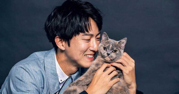 邱昊奇表示，貓咪是他的精神支柱，給予他莫大的療癒感。（圖／張祐銘攝）