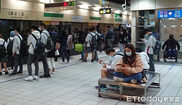 ▲▼新冠肺炎 防疫 社交距離 口罩。（圖／記者屠惠剛攝）