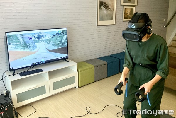 ▲防疫在家跟著VR去旅行　HTC VIVEPORT為玩家增添樂趣。（圖／記者姚惠茹攝）