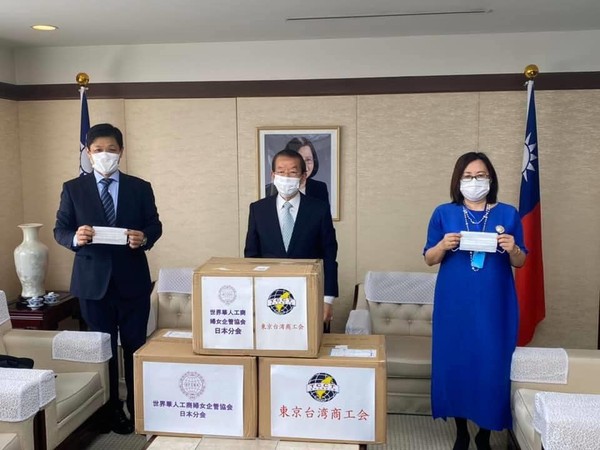 ▲▼日本東京地區僑胞捐贈6000個口罩。（圖／翻攝自謝長廷臉書）