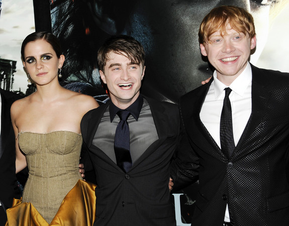 ▲▼《哈利波特》鐵三角—丹尼爾雷德克里夫（Daniel Radcliffe）、艾瑪華森（Emma Watson）、魯柏格林特 （Rupert Grint）。（圖／達志影像／美聯社）