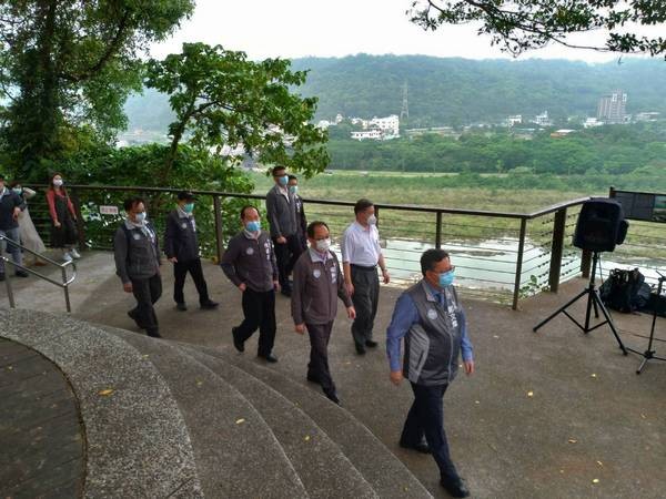 ▲市長鄭文燦視察大溪老街防疫及人流管制措施