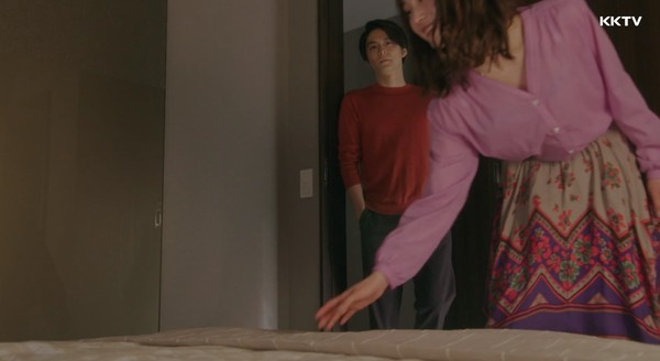 ▲▼《Guilty這戀愛有罪嗎?》第二集閨蜜闖正宮家撩出軌老公。(圖/翻攝自KKTV) ▲▼《Guilty這戀愛有罪嗎?》第二集閨蜜闖正宮家撩出軌老公。(圖/翻攝自KKTV)