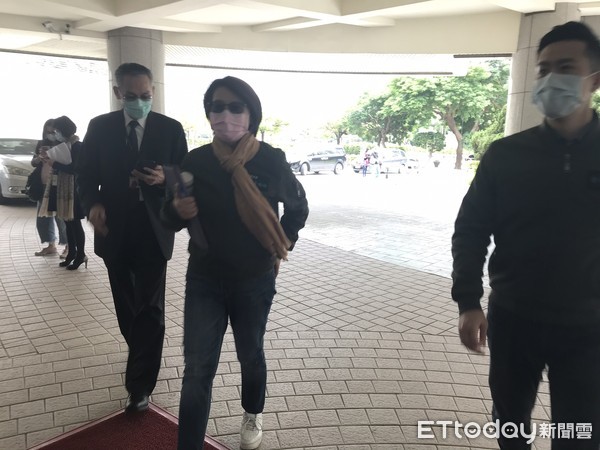 ▲▼黃珊珊拜會議長陳錦祥。(圖/記者楊亞璇攝) ▲▼黃珊珊拜會議長陳錦祥。(圖/記者楊亞璇攝)