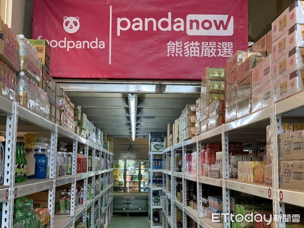 ▲▼foodpanda首創虛擬超市「熊貓嚴選」、pandanow業務總監Denis Aksenov。（圖／記者蕭筠攝）