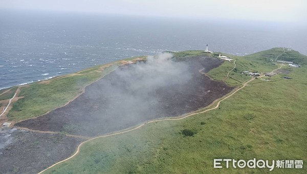 ▲▼彭佳嶼火警。(圖/記者郭世賢翻攝) ▲▼彭佳嶼火警。(圖/記者郭世賢翻攝)