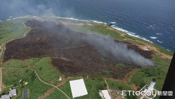 ▲▼彭佳嶼火警。(圖/記者郭世賢翻攝) ▲▼彭佳嶼火警。(圖/記者郭世賢翻攝)