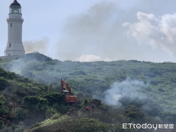 ▲▼彭佳嶼火警。(圖/記者郭世賢翻攝) ▲▼彭佳嶼火警。(圖/記者郭世賢翻攝)