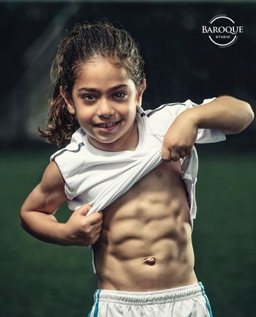 ▲6歲足球神童阿拉特·侯賽尼(Arat Hosseini)。(圖/翻攝自arat.gym IG) ▲6歲足球神童阿拉特·侯賽尼(Arat Hosseini)。(圖/翻攝自arat.gym IG)