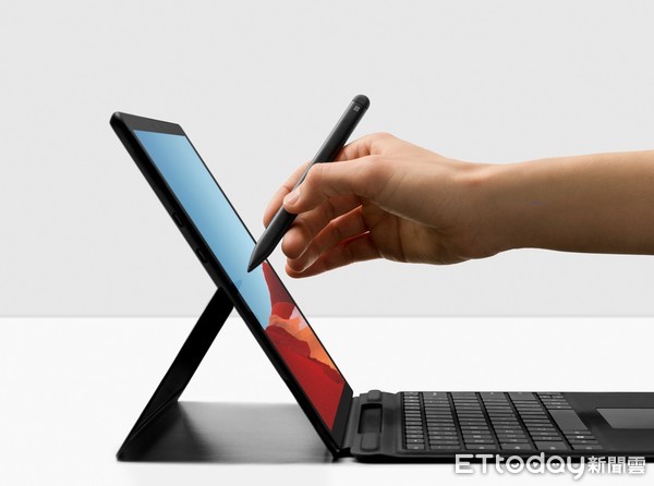 ▲▼收購筆電Surface Pro X正式在台上市。（圖／台灣微軟提供）
