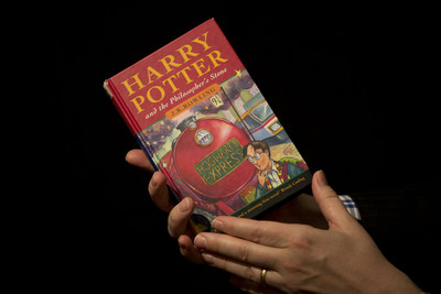 哈利波特「初版精裝小說」1305萬天價賣出　全球僅500本