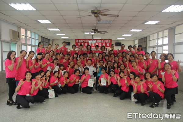 ▲2020年度社區舞健康種子教師授證暨成果發表會 。(圖/記者翁伊森翻攝) ▲2020年度社區舞健康種子教師授證暨成果發表會 。(圖/記者翁伊森翻攝)