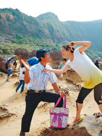 許男(左)華女(右)鶼鰈情深,華女生前曾透露,許男想替她赴死。(翻攝畫面)