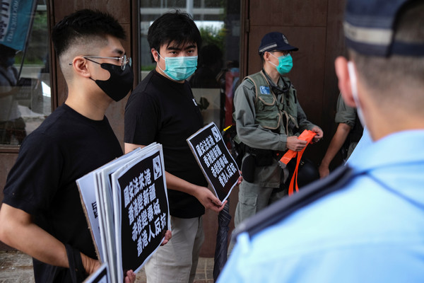 ▲▼香港活動人士抗議北京想推動的新國安法。（圖／路透）