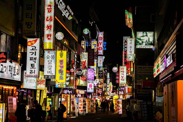 ▲▼梨泰院群聚感染案例增，首爾的夜生活仍然精彩。（示意圖／取自Pixabay）
