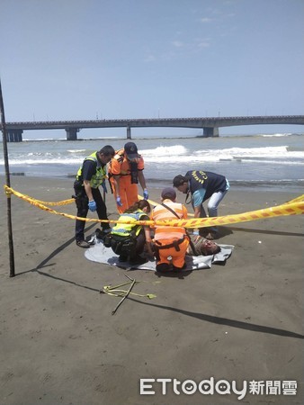 ▲台南市安平區四草大橋靠四草救生站出海口浮屍身分查明，死者為台南市關廟區32歲劉姓男子。（圖／記者林悅翻攝，下同）