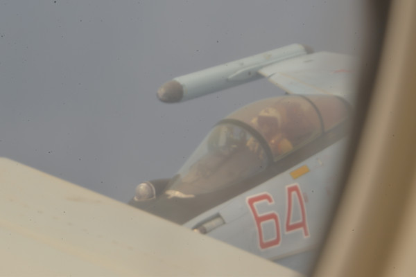 ▲▼俄羅斯Su-35逼近美軍P-8A。（圖／路透社）