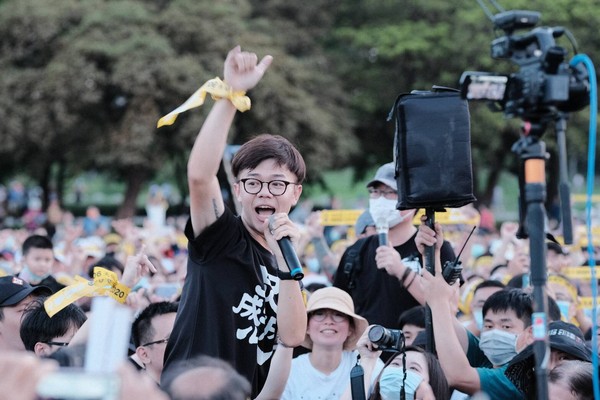 ▲▼罷韓團體上街遊行呼籲高雄市民6月6日出門投票。（圖／罷韓團體提供）
