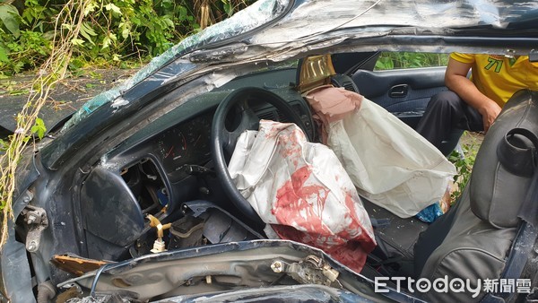 ▲番路大華公路自撞車禍。(圖/記者翁伊森攝) ▲番路大華公路自撞車禍。(圖/記者翁伊森攝)