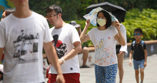 天氣炎熱，許多人因此發生很多「熱症」，就有一名婦人因此長期服用安眠藥。示意圖，非當事人。（圖／報系資料照）