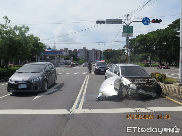 ▲▼高雄岡山車禍。（圖／記者吳奕靖翻攝）