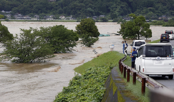 ▲▼日本九州降下暴雨，球磨川泛濫。（圖／路透）