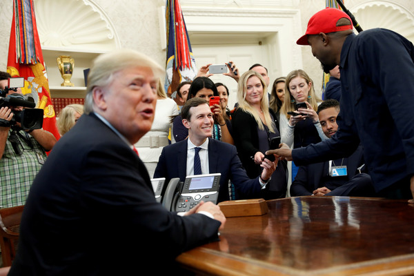 ▲▼「肯爺」肯伊威斯特（Kanye West）2018年應邀到白宮和總統川普餐敘。（圖／路透）