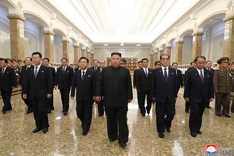 ▲▼金正恩參謁錦繡山太陽宮紀念祖父26週年祭。（圖／朝中社）