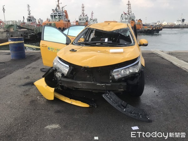▲▼ 台中港計程車墜海釀4死            。（圖／記者白珈陽攝）