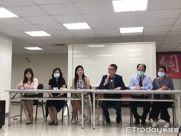 ▲▼ 羅智強召開記者會 。(圖/記者楊亞璇攝) ▲▼ 羅智強召開記者會 。(圖/記者楊亞璇攝)