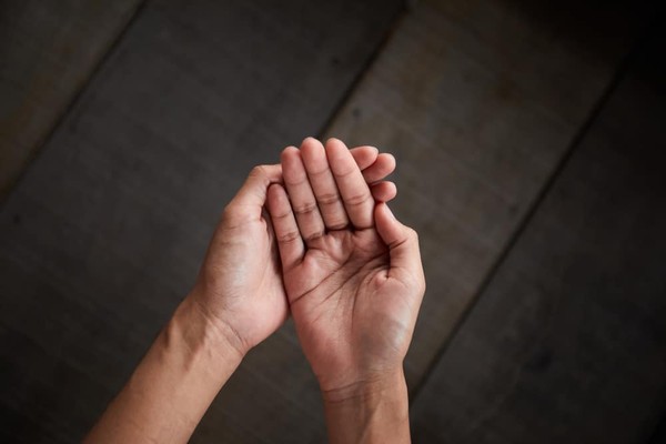 ▲▼異手症。(圖/Hello醫師提供) ▲▼異手症。(圖/Hello醫師提供)