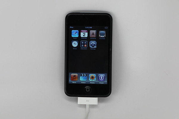 ▲▼蘋果第一代iPod touch。（圖／翻攝自Twitter／@DongleBookPro）