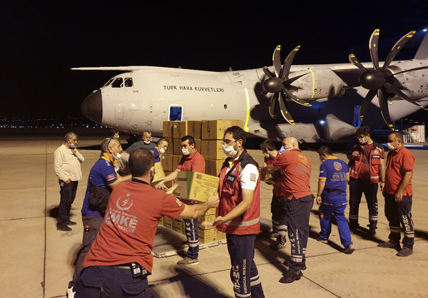 ▲▼土耳其救難隊前往黎巴嫩。（圖／達志影像／美聯社）