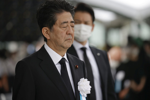 ▲▼日本首相安倍晉三出席在廣島市和平公園舉行的和平紀念儀式。（圖／路透）
