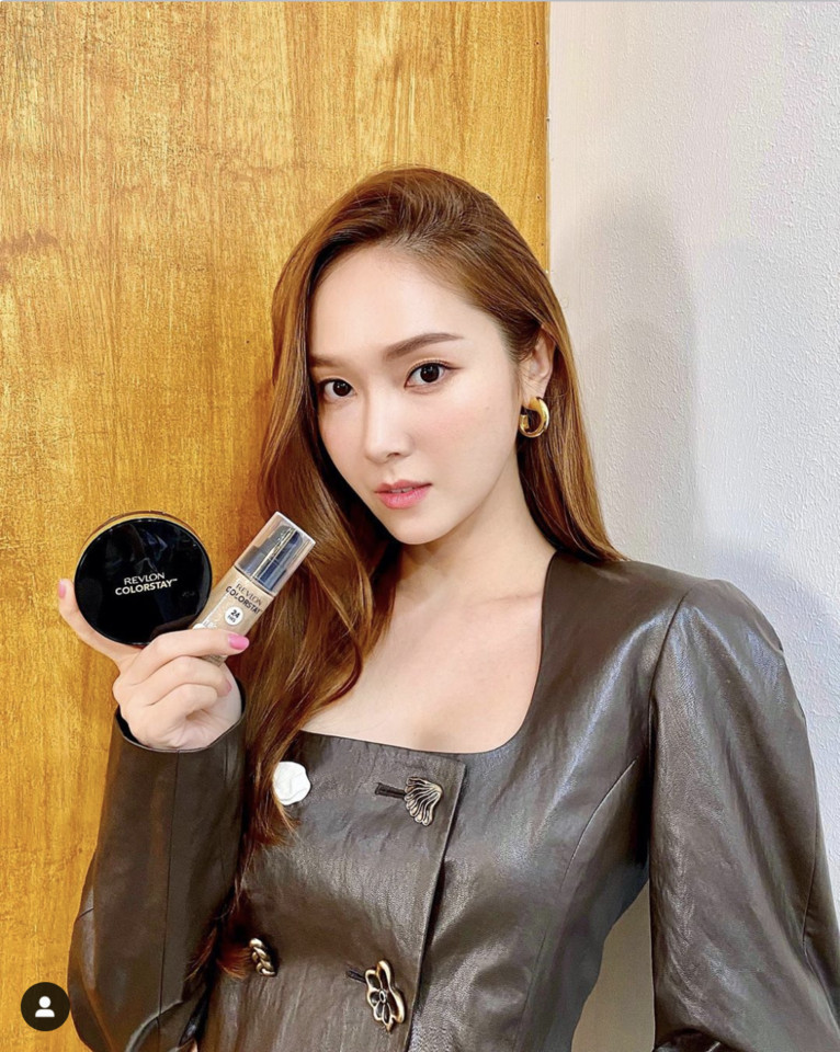 ▲Jessica,韓藝瑟,ysl,露華濃,粉底,氣墊粉餅,。（圖／IG）