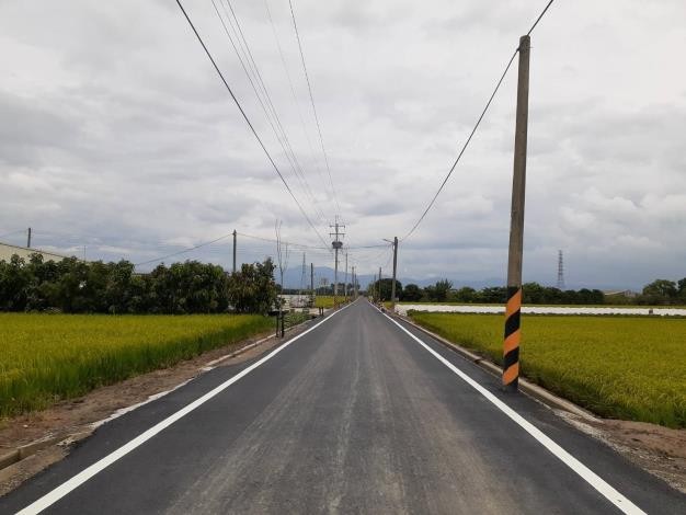 ▲台南市地政局推「農地重劃區水路修繕」工程，將農路拓寬為4公尺，改善農民工作環境。（圖／翻攝自台南市政府）