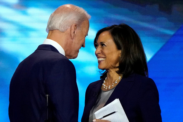 ▲▼美國民主黨籍準總統候選人拜登（Joe Biden）宣布，副手人選為加州參議員賀錦麗（Kamala Harris）。（圖／路透）