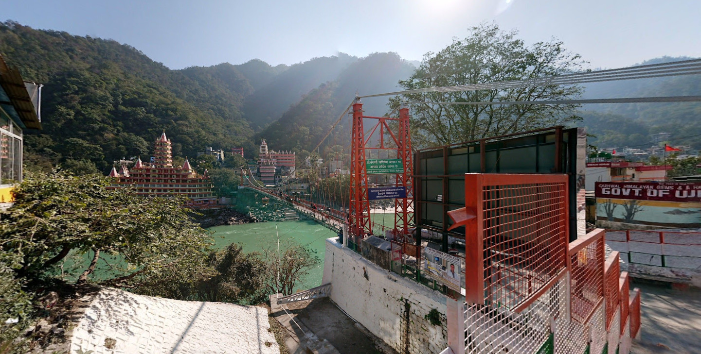 ▲▼印度「拉克斯曼朱拉橋」（Lakshman Jhula）。（圖／翻攝自Google Map）