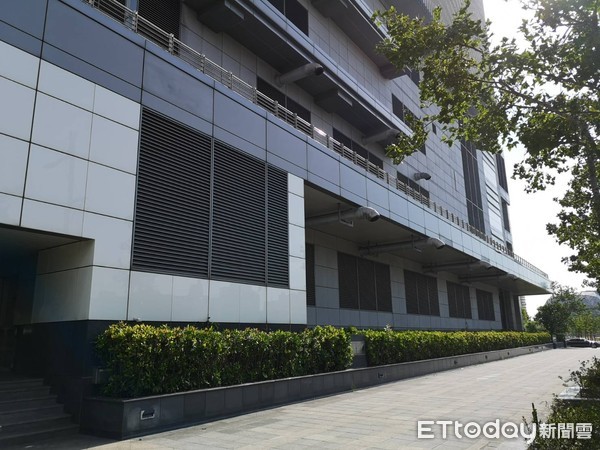 ▲南港CITYLINK墜樓意外。(圖/記者黃彥傑攝) ▲南港CITYLINK墜樓意外。(圖/記者黃彥傑攝)