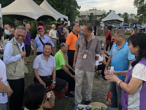 甲月娘來野餐　頂新和德中秋公益在種籽地景藝術鬥鬧熱 。（圖／頂新和德）