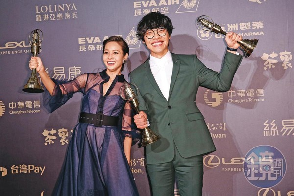 黃姵嘉（左）2018年曾以《台北歌手》獲得金鐘獎視后，當時視帝是盧廣仲。