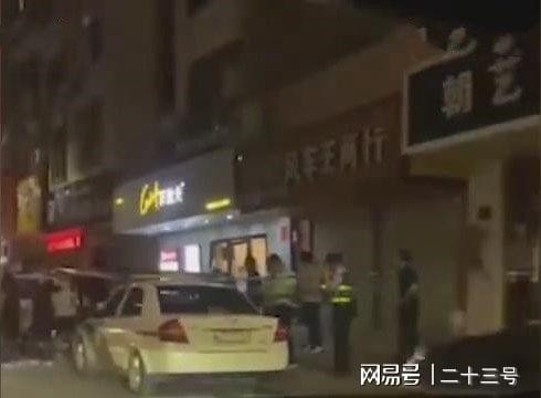 ▲▼女老師凌晨在奶茶店遭砍殺。（圖／翻攝自微博）