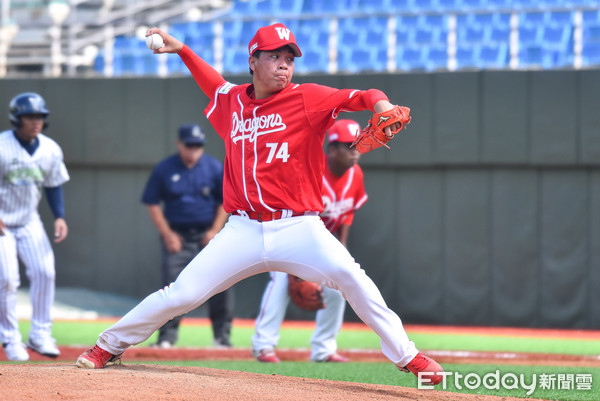 ▲▼2020天母棒球場人工草皮完工紀念賽,劉崇聖。(圖/記者李毓康攝) ▲▼2020天母棒球場人工草皮完工紀念賽,劉崇聖。(圖/記者李毓康攝)