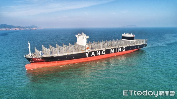 ▲陽明海運今（21）日宣佈旗下第三艘11,000 TEU 級全貨櫃輪「共明輪」即將竣工交付。(圖／陽明海運提供）