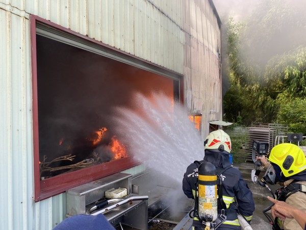 ▲▼  湖內工廠傳出火警           。（圖／記者黃子倩翻攝）