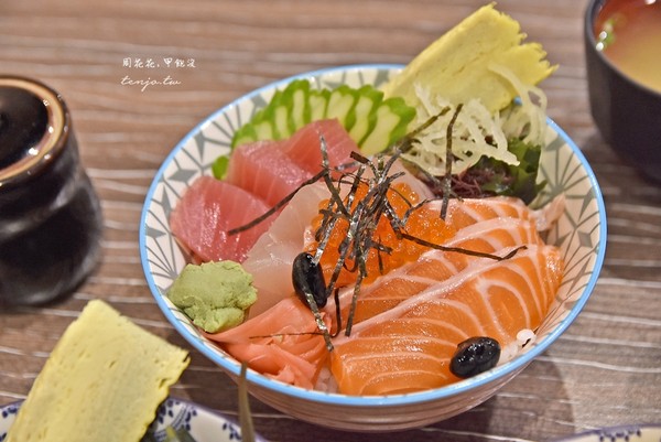 ▲▼佐佳丼飯屋。（圖／『周花花，甲飽沒』吃飽再減肥！提供）