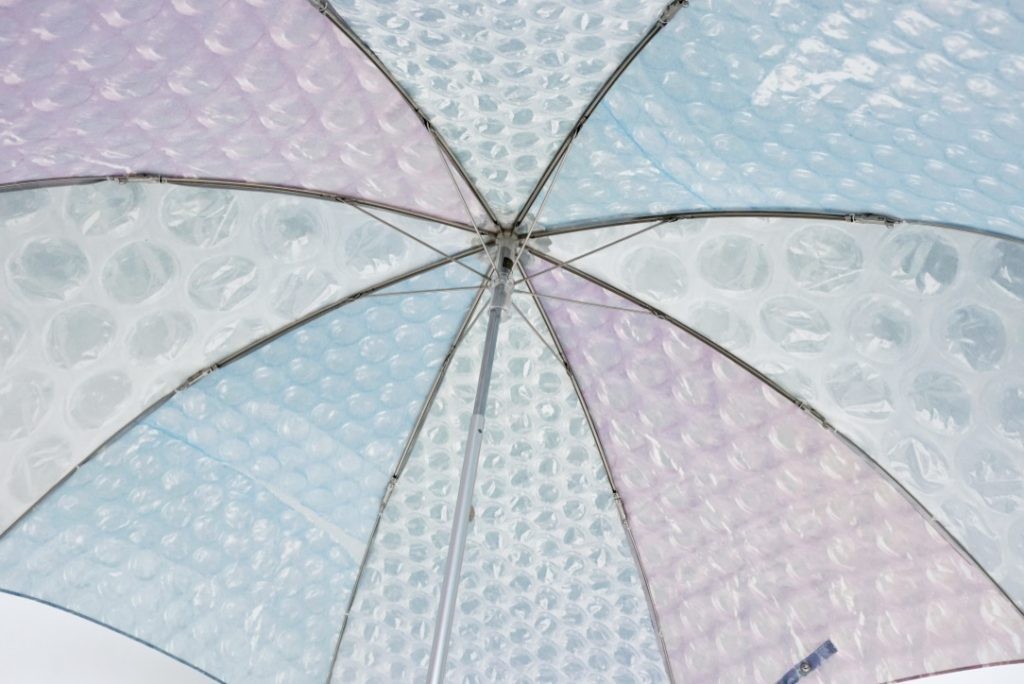 ▲泡泡紙雨傘。（圖／翻攝自store.cocilaelle.com）